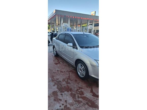 Sahibinden Ford Focus 1.6 TDCi Ghia 2006 Model