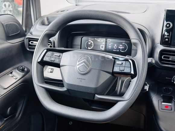 ADANZY AUTO'dan 2025M CITROEN BERLİNGO HATASIZ 10 BİN KM DE