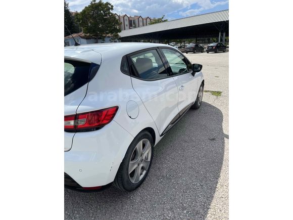 Memurdan Hasar Kayıtsız 2015 Model Renault Clio 1.5 dCi Icon Paket