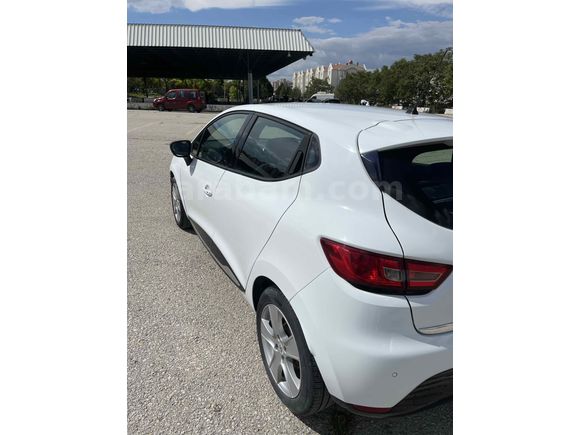 Memurdan Hasar Kayıtsız 2015 Model Renault Clio 1.5 dCi Icon Paket