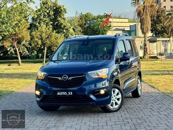 Auto_53'TEN CAM TAVAN OTOMATİK 2020 OPEL COMBİ 1.5 ULTİMATE