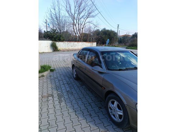 Sahibinden Opel Vectra 2.0 CD 1996 Model  370.000 km Gri