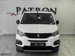 PATRON OTOMOTİV'DEN 42.000 KM HATASIZ BOYASIZ CAM TAVANLI GT