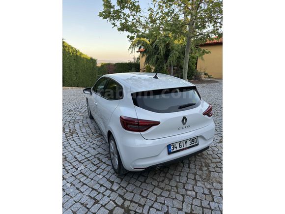 Sahibinden Renault Clio 1.0 TCe Touch 2023 Model 