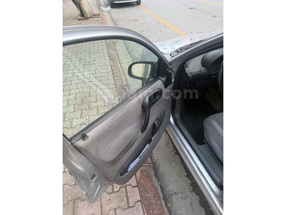 Acil opel corsa klımalı