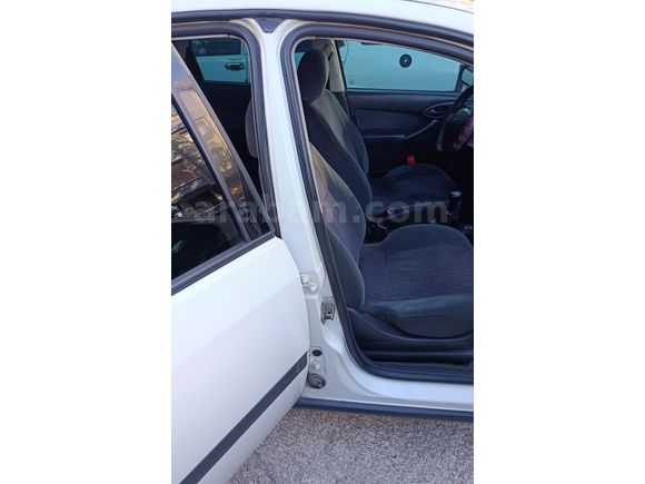 Sahibinden Ford Focus 1.6 Ambiente 2000 Model