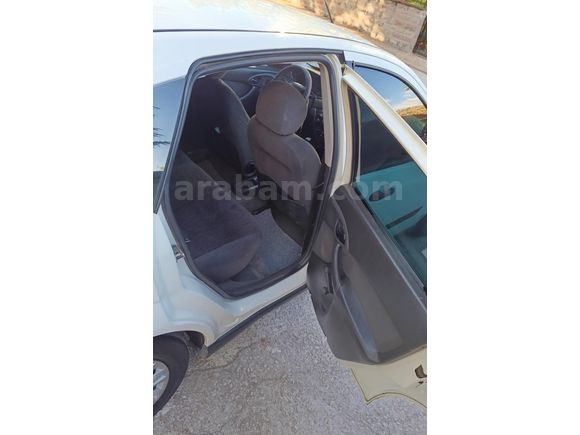 Sahibinden Ford Focus 1.6 Ambiente 2000 Model