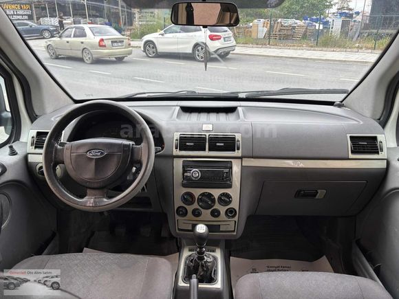 ÖZMENLER'DEN 2004 FORD CONNECT 90LIK TEK SÜRGÜ