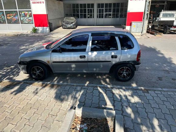 DÜŞÜK KM OPEL CORSA