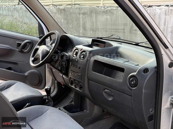 2006 - 178.000KM'DE - KLİMALI - ÇİFT SÜRGÜ BERLİNGO - K.KARTI