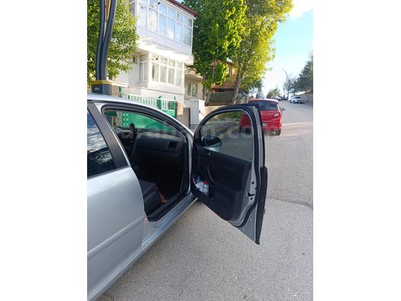 Sahibinden Volkswagen Golf 1.6 Primeline 2004 Model  256.000 km Gri