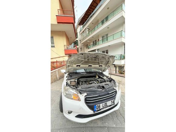 PEUGEOT 2014 MODEL TEMİZ AİLE ARABASI