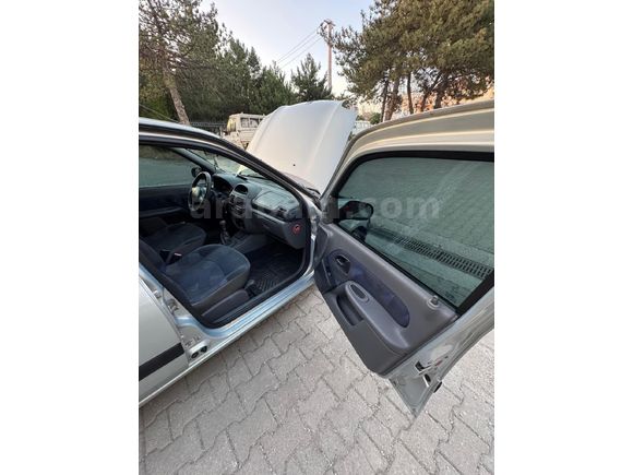Sahibinden Renault Clio 1.2 RN 2000 Model