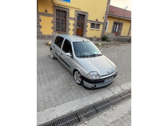 Sahibinden Renault Clio 1.2 RN 2000 Model