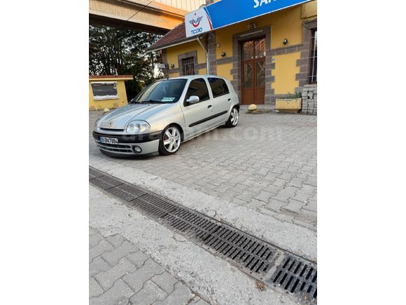 Sahibinden Renault Clio 1.2 RN 2000 Model