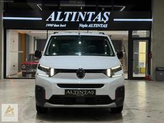ALTINTAŞ'TAN 2025 BERLİNGO 1.5 BlueHDİ MAX XTR CAM TAVAN 8.000KM