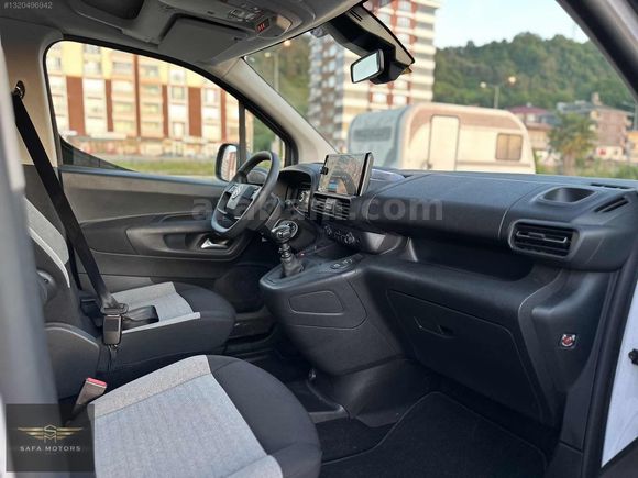 SAFA I 2025 CİTROEN BERLİNGO 1.5 BLUEHDI PLUS 130HP