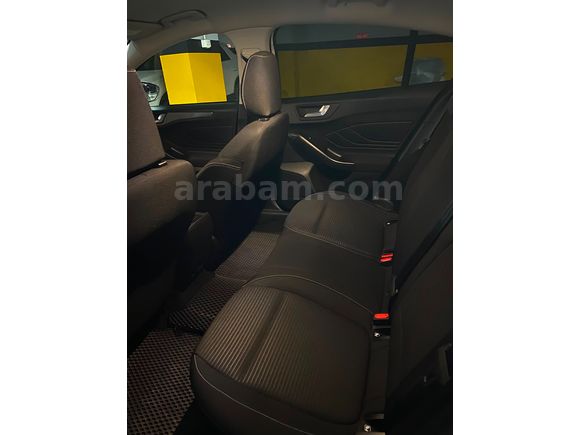 Ford Focus 1.5 EcoBlue Titanium Stil 2024 Model Garanti Devam Etmekte