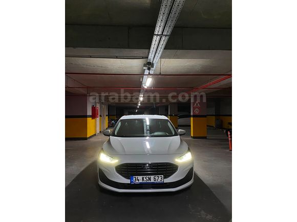 Ford Focus 1.5 EcoBlue Titanium Stil 2024 Model Garanti Devam Etmekte