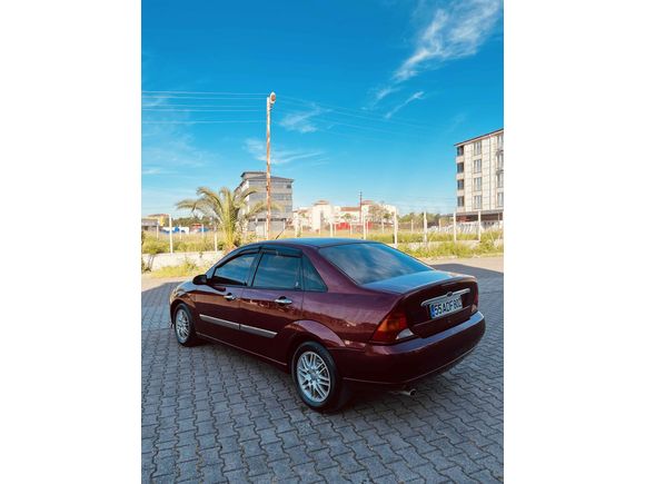Sahibinden Ford Focus 1.6 Ghia 2001 Model 