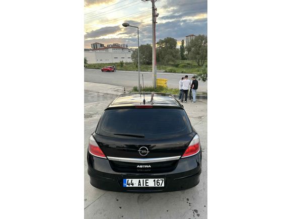 Sahibinden Opel Astra 1.6 Enjoy 2006 Model  207.000 km Siyah