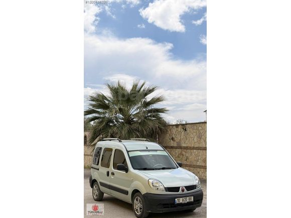 320 bin km de Renault kango 1.5 dızel klimalı