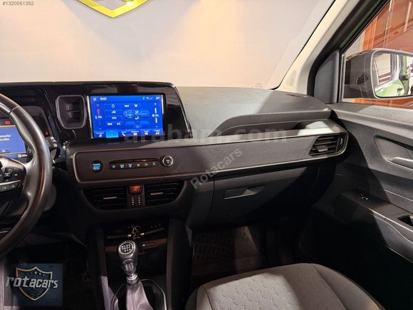 ROTACARS 2024 TOURNEO COURİER TİTANIUM 1.5D 100ps BOYASIZ