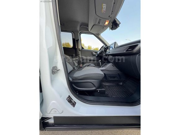 2024 FORD COURİER TİTANİUM PAKET 49 BİNDE HATASIZ BOYASIZ