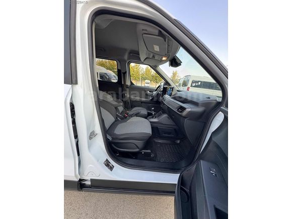 2024 FORD COURİER TİTANİUM PAKET 49 BİNDE HATASIZ BOYASIZ
