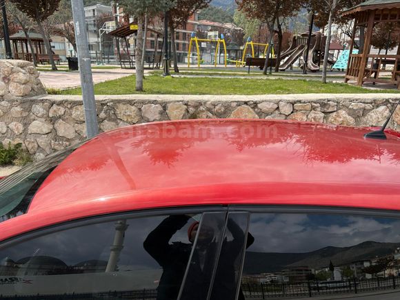 Sahibinden Renault Clio 0.9 TCe Touch 2013 Model  144.000 km Kırmızı