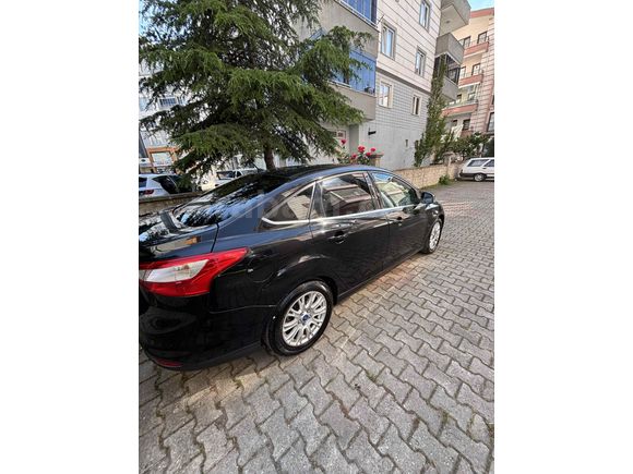 Sahibinden Ford Focus 1.6 TDCi Titanium 2014 Model  154.000 km Siyah