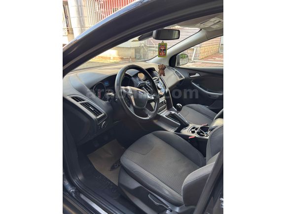 Sahibinden Ford Focus 1.6 TDCi Titanium 2014 Model  154.000 km Siyah