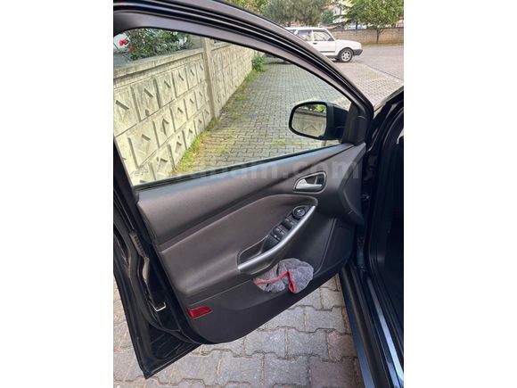 Sahibinden Ford Focus 1.6 TDCi Titanium 2014 Model  154.000 km Siyah