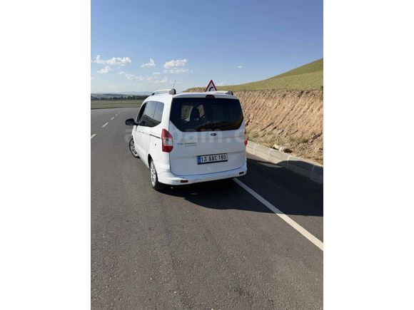 Sahibinden Ford Tourneo Courier 1.5 TDCi Titanium Plus 2018 Model 