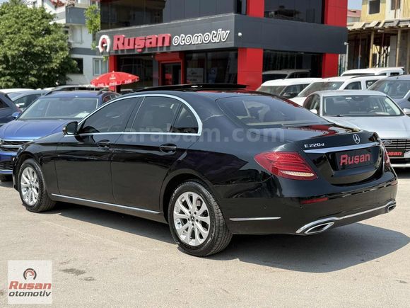 2018 E220dExclusive+CamTavan+ÇiftHafıza+Isıtma+Ambians HATASIZ