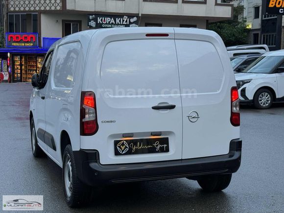 2024 OPEL COMBO CARGO 1.5 D EDİTİON 102HP HATASIZ BOYASIZ %20KDV