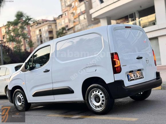 BOYASIZ 2024 OPEL COMBO CARGO 1.5 EDITION 2+1 45.000KM