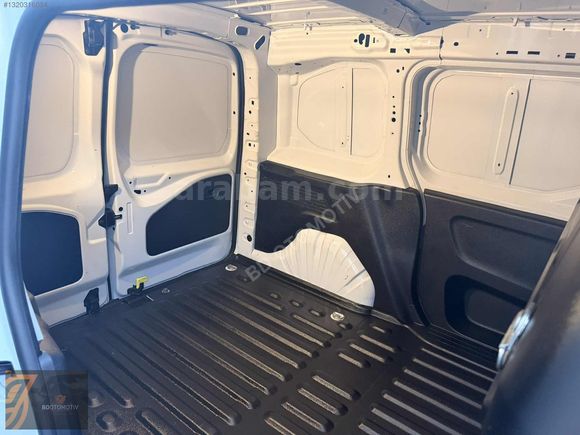 BOYASIZ 2024 OPEL COMBO CARGO 1.5 EDITION 2+1 45.000KM