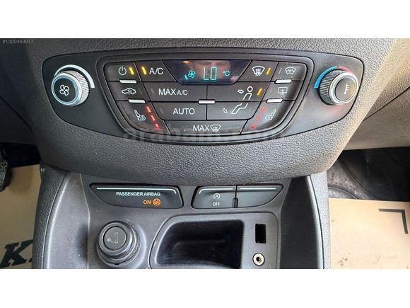 SAKLI GARAJ'DAN HATASIZ FORD TOURNEO COURİER