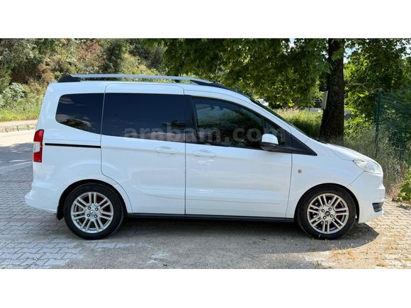 SAKLI GARAJ'DAN HATASIZ FORD TOURNEO COURİER