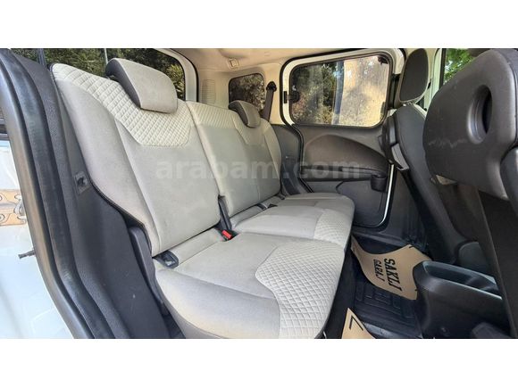 SAKLI GARAJ'DAN HATASIZ FORD TOURNEO COURİER