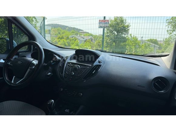 SAKLI GARAJ'DAN HATASIZ FORD TOURNEO COURİER