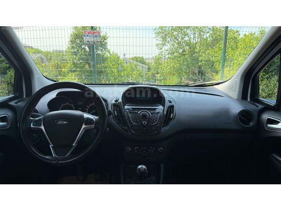 SAKLI GARAJ'DAN HATASIZ FORD TOURNEO COURİER