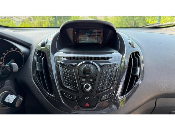 SAKLI GARAJ'DAN HATASIZ FORD TOURNEO COURİER