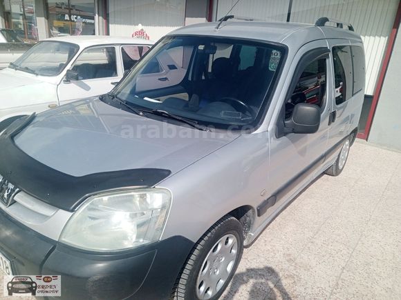 MOTORU YÜRÜYENİ GÜZEL FENNİ YILBAŞI