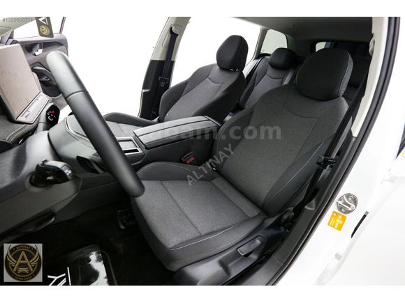 2025 VW PASSAT 1.5 PLUG-İN HYBRID NOKTA BOYASIZ 18.000 KM