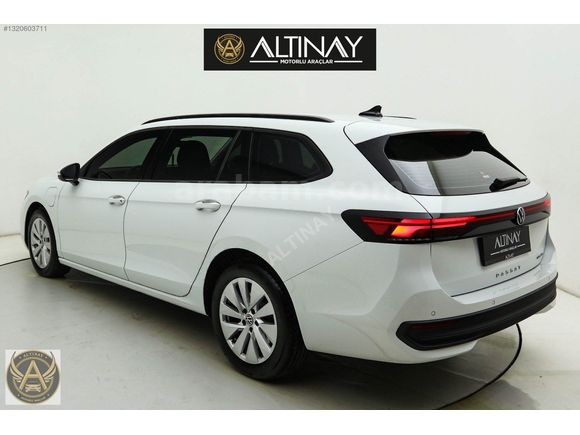 2025 VW PASSAT 1.5 PLUG-İN HYBRID NOKTA BOYASIZ 18.000 KM