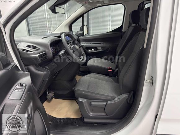 HATASIZ 2025 OPEL COMBO 1.5 D ESSENTİAL 25.000 KM OTOMATİK
