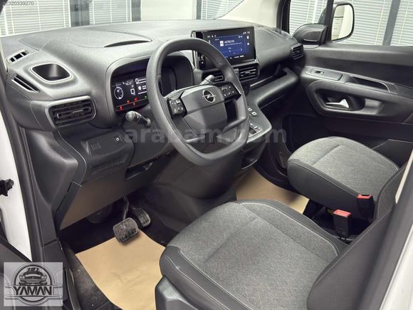 HATASIZ 2025 OPEL COMBO 1.5 D ESSENTİAL 25.000 KM OTOMATİK
