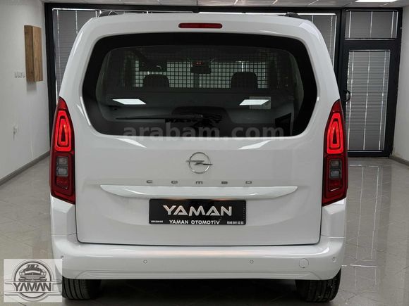 HATASIZ 2025 OPEL COMBO 1.5 D ESSENTİAL 25.000 KM OTOMATİK